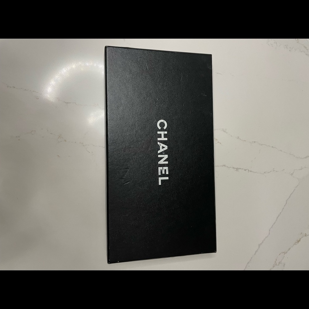 Chanel Black Quilted Caviar Zip Wallet - Picture 3 of 6
